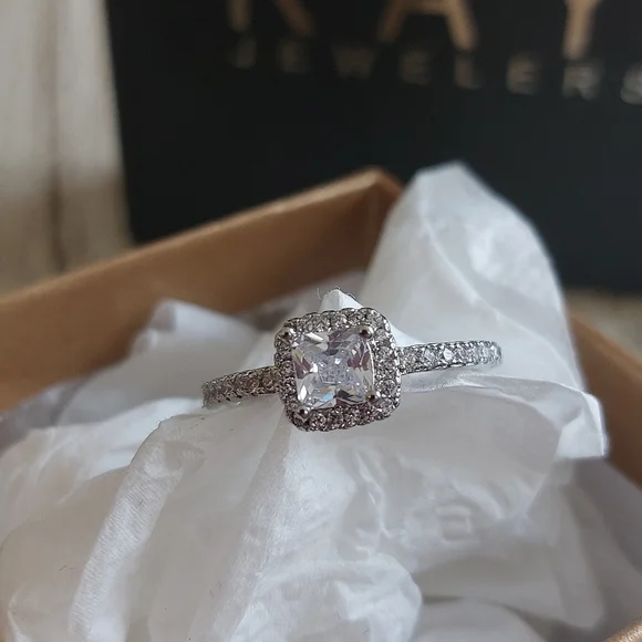 Silver 💍 Ring Cubic Zirconia Halo Ring - Picture 5 of 10